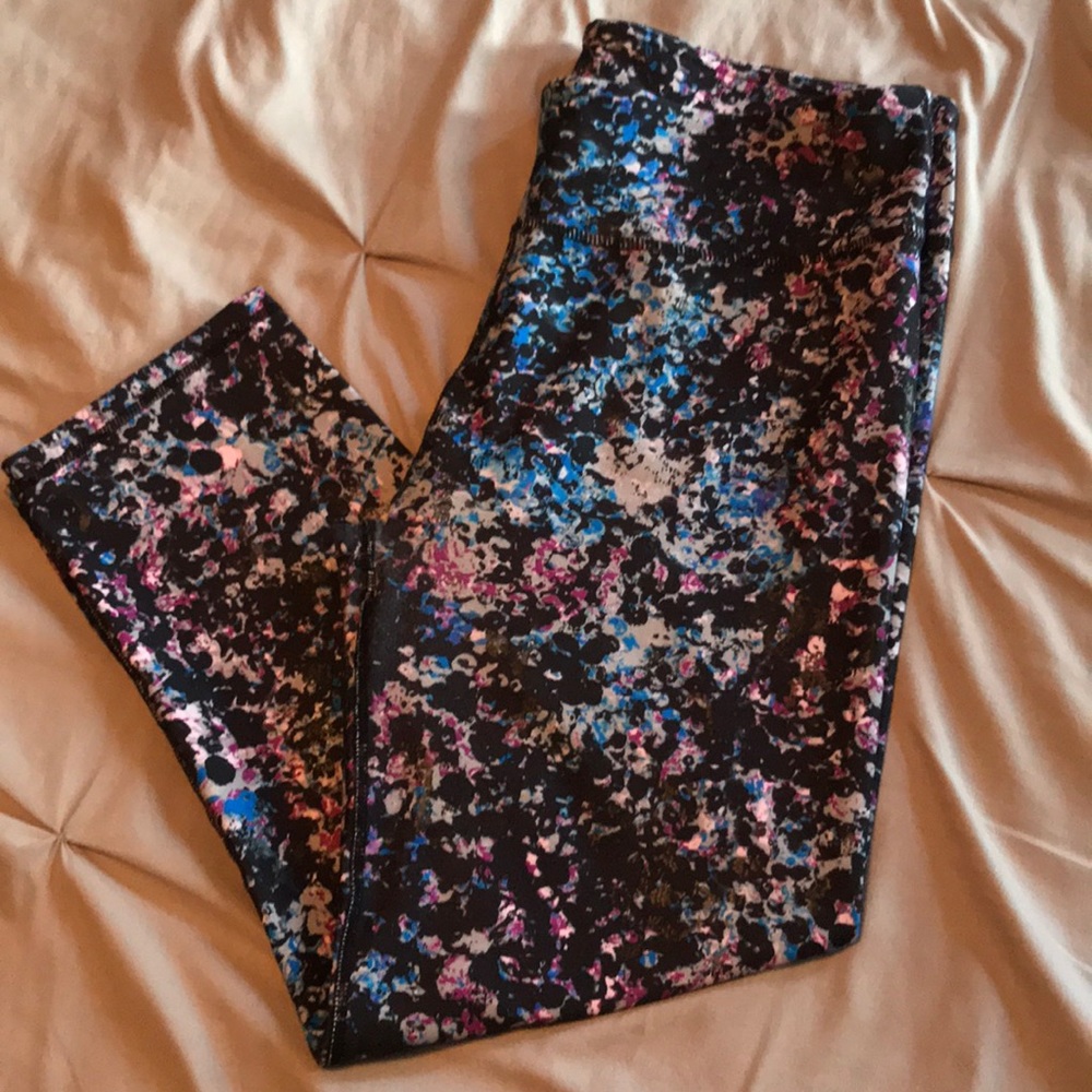 Fabletics workout leggings. Size Medium. EUC!